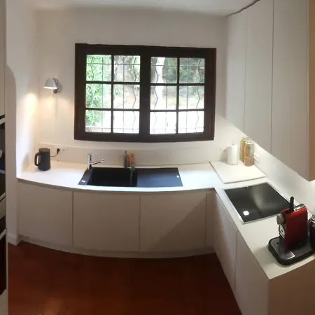 Superbe Maison 3 Chambres, Climatisee, A 1km De La - Fr-1-726-1 *