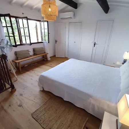 Superbe Maison 3 Chambres, Climatisee, A 1km De La - Fr-1-726-1 *